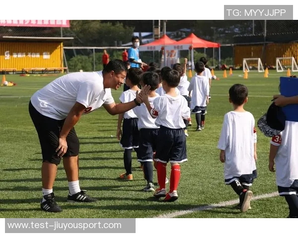 激情四溢的足球赛活动让我们感受团队精神与友谊的力量